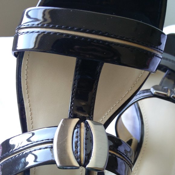 Naturalizer Black Slippers - Picture 4 of 9